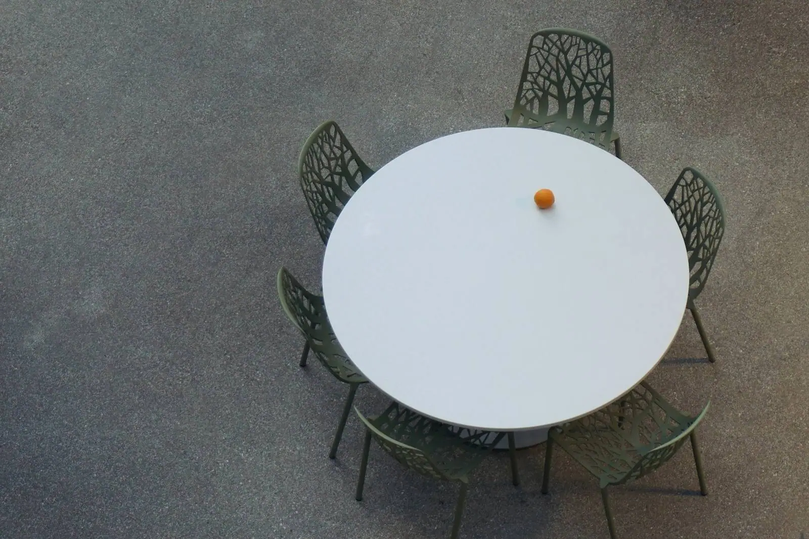Photograph accompanying the note on recovery through arbitration