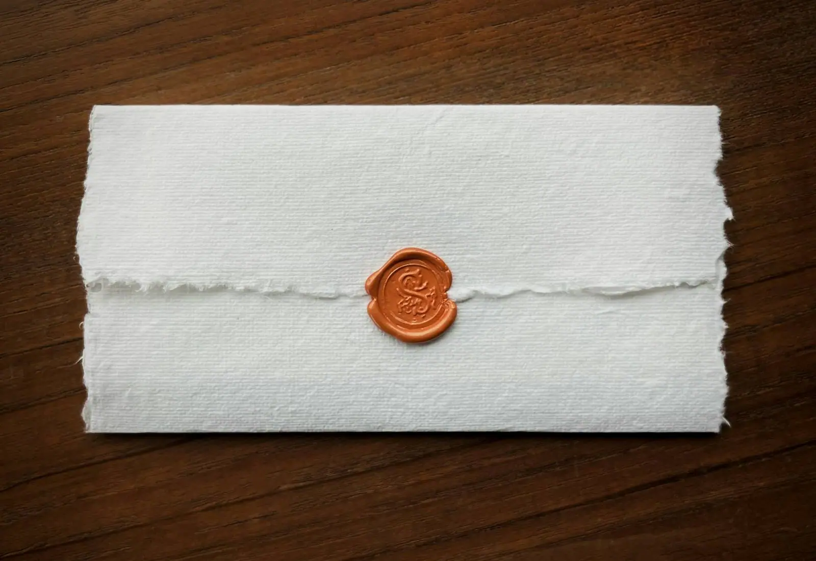 Photograph accompanying the note on enforcing arbitral awards