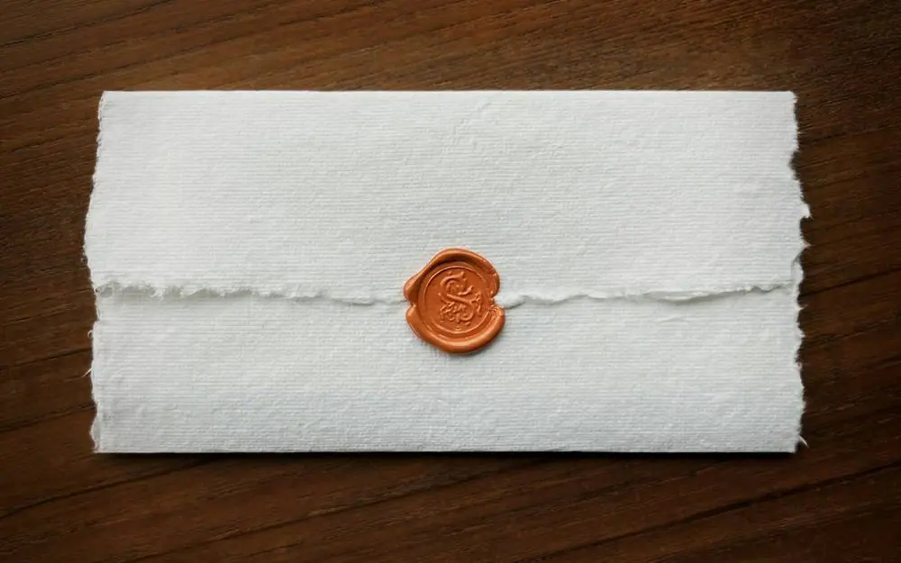 Photograph accompanying the note on enforcing arbitral awards
